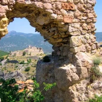 Découverte touristique aux alentours : les célèbres châteaux cathares