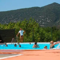 Activité sur le domaine : la piscine chauffée.