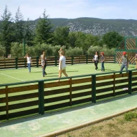 Notre terrain multisports dans le camping